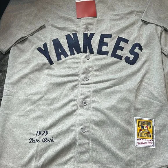Mitchell & Ness Gray Yankees Jersey - Picture 7 of 13